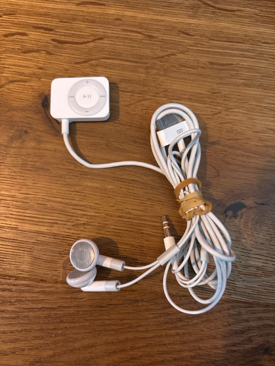 Télécommandes: Apple A1187 IPod Remote – D'occasion à Zürich par hiddentreasures_zh