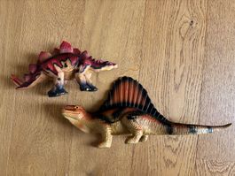2 Dinosaurier Figuren, Grösse 23 und 33 cm