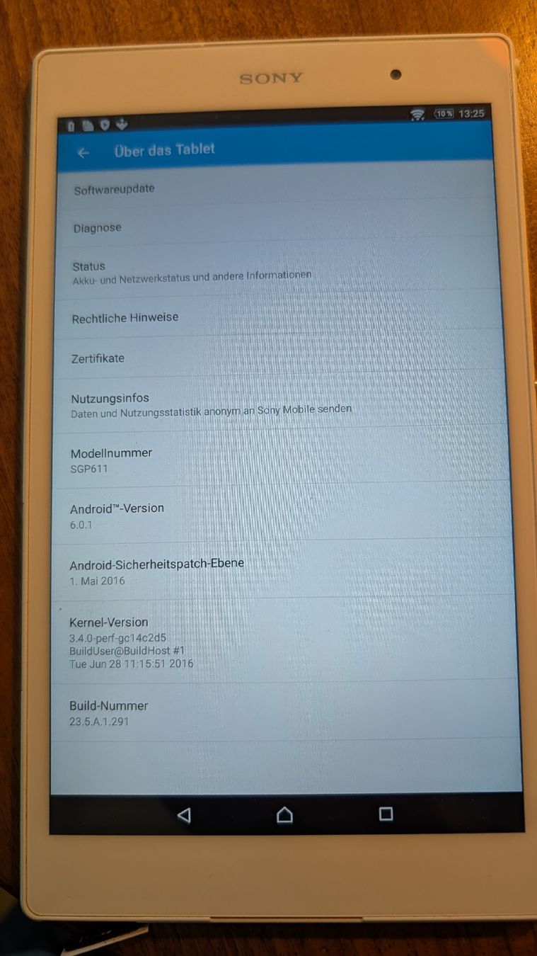 Sony Tablet PC: Sony Xperia Tablet Z3 SGP611 mit Hülle gebraucht – Usato da Zürich venduto da Dekiele