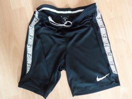 ***** NIKE Trainingshose Gr S *****