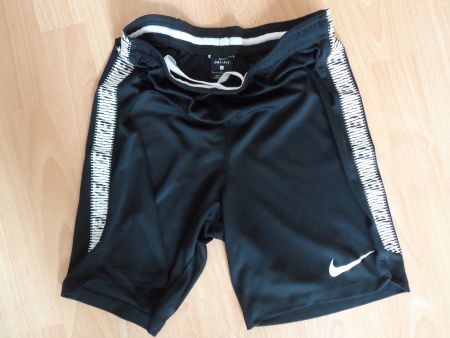***** NIKE Trainingshose Gr S *****