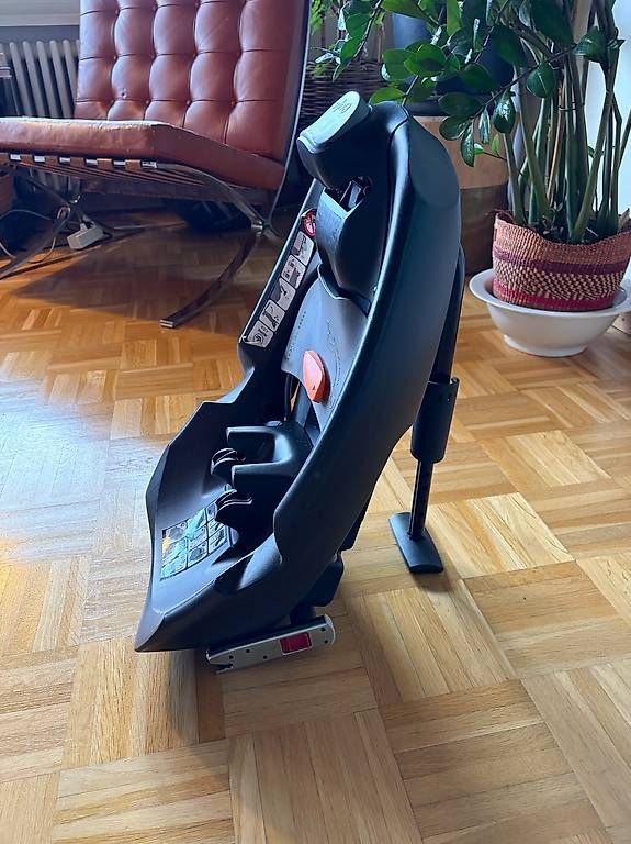 Cybex Seggiolini per auto: Cybex Platinum Kindersitz mit Isofix Basisstation – Usato da Basel venduto da prettyrandom 3
