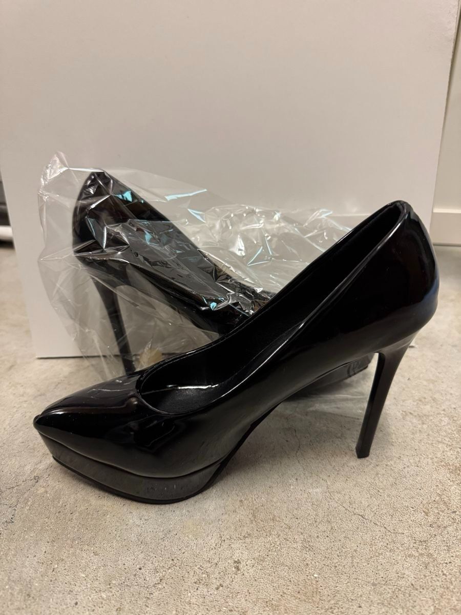 Scarpe da donna: Schwarze Lack Pumps, Grösse 40 – Usato da Niedergösgen venduto da and_zvh2 3