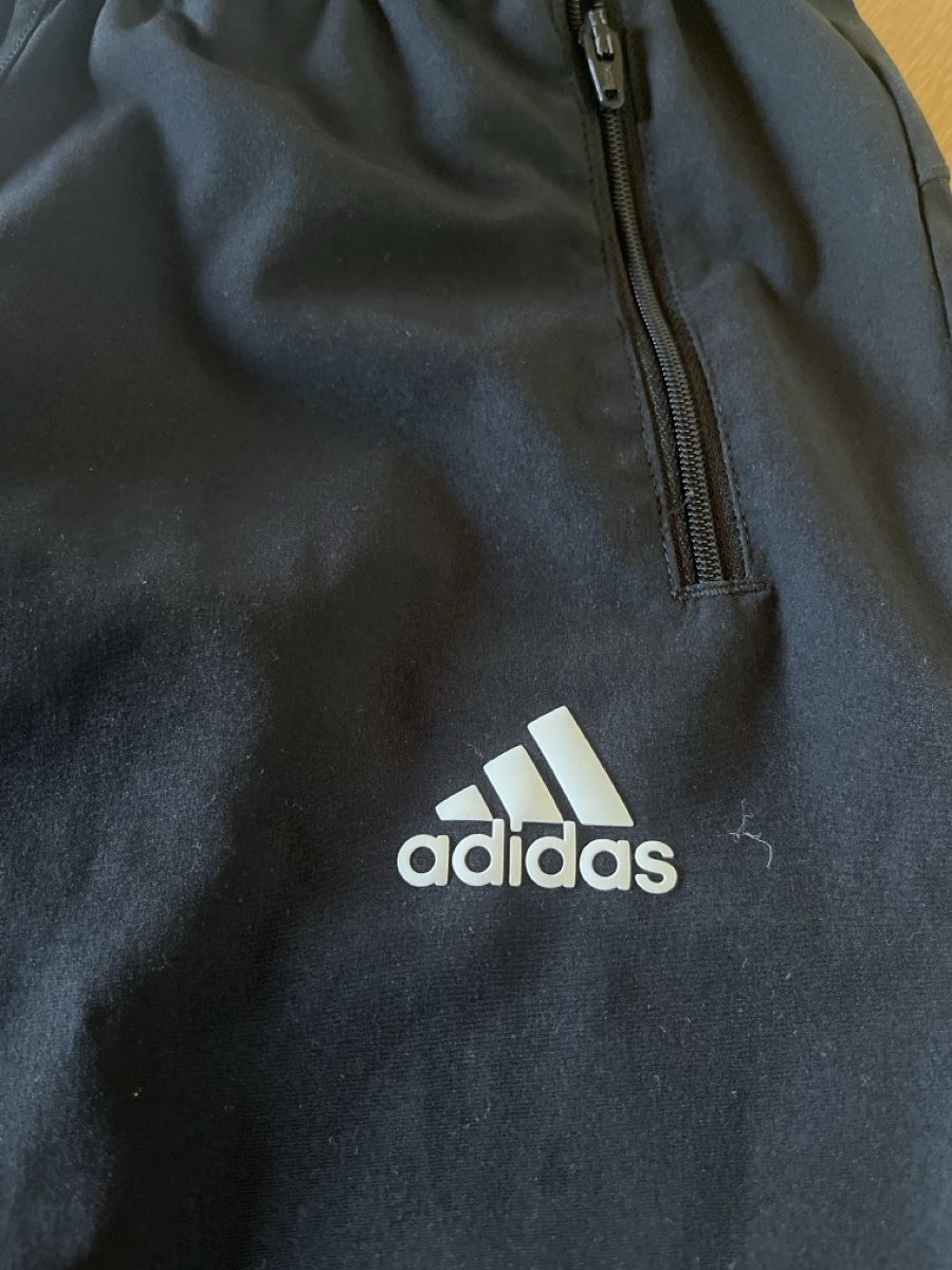 Pantaloni: adidas Trainerhose 140 – Usato da Balmberg venduto da Berglihof 2