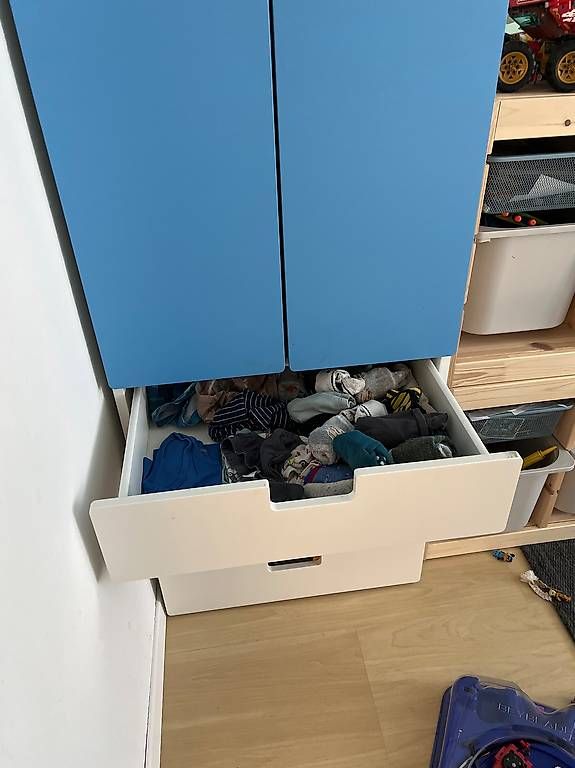 Armadi: Ikea Kinder-Kleiderschrank – Usato da Zofingen venduto da vLo_ur 2