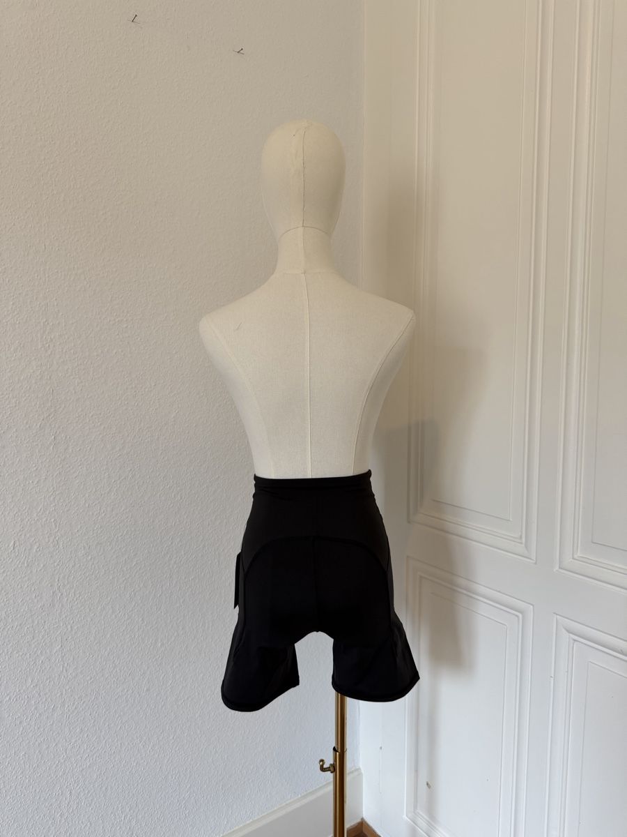 Pantaloni: BYLT Premium Basics Set - Shorts & Bra - Black, Size S! – Nuovo (secondo la descrizione) da Mies venduto da Nib2011 6