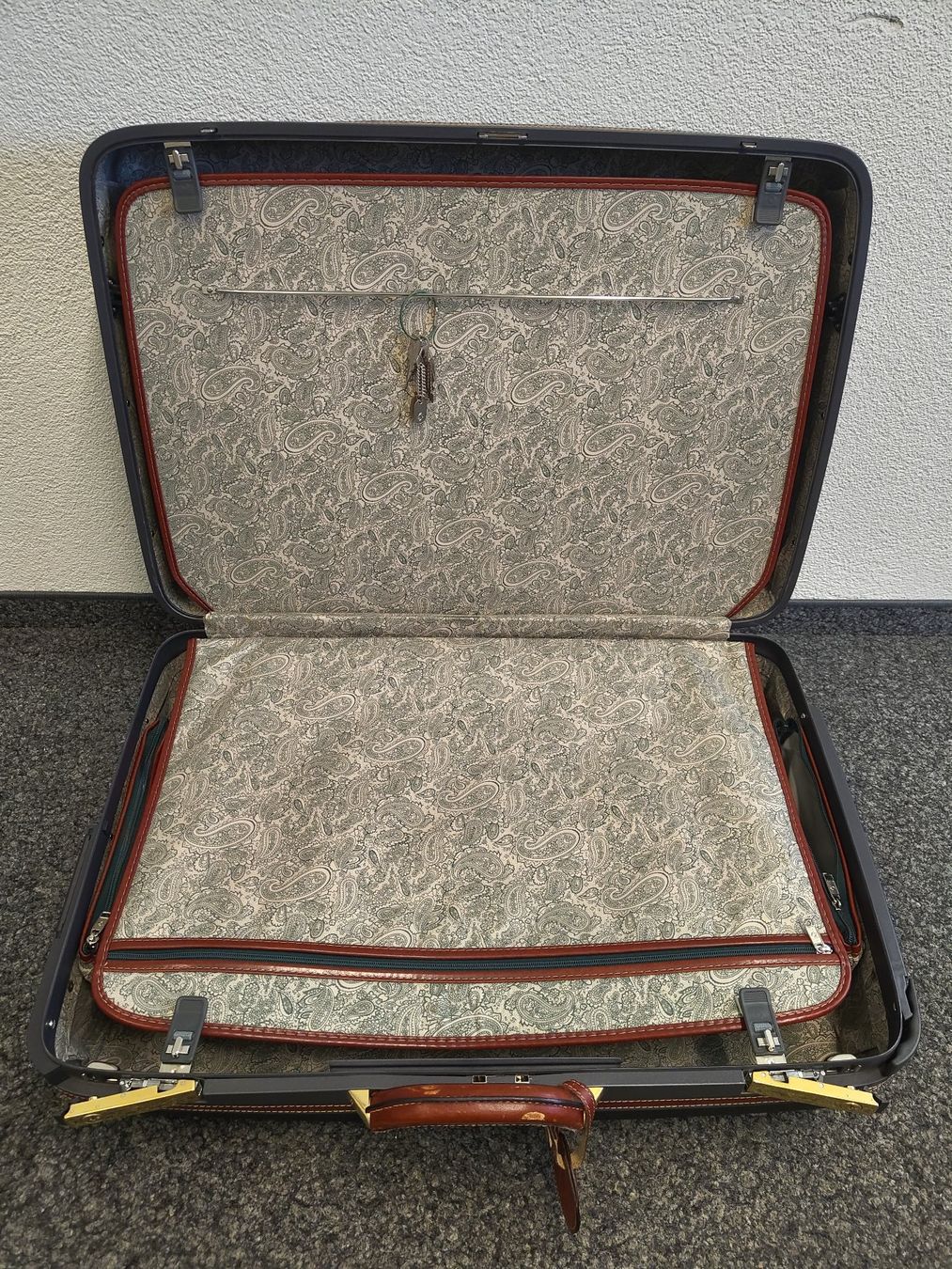 Samsonite Reisekoffer: Hartschalenkoffer von Samsonite aus den 80er komplett – Gebraucht aus Emmenbrücke von BlSi 6