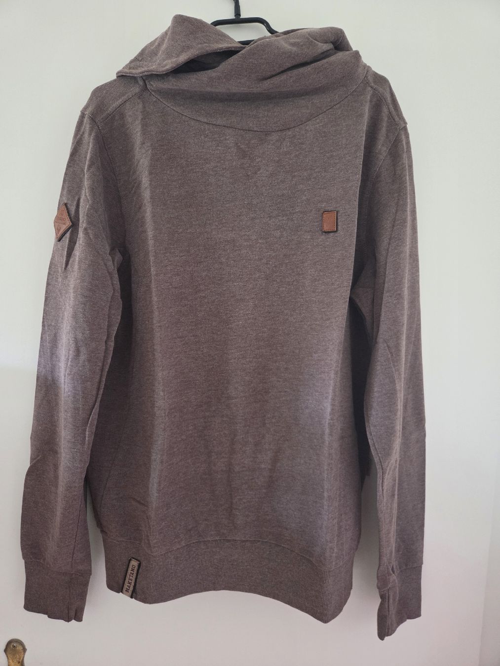 Naketano Pullover & Sweatshirts: Naketano Pullover Kapuzenpullover braun  XL,Schalkragen – Gebraucht aus Basel von Anghkorwatt