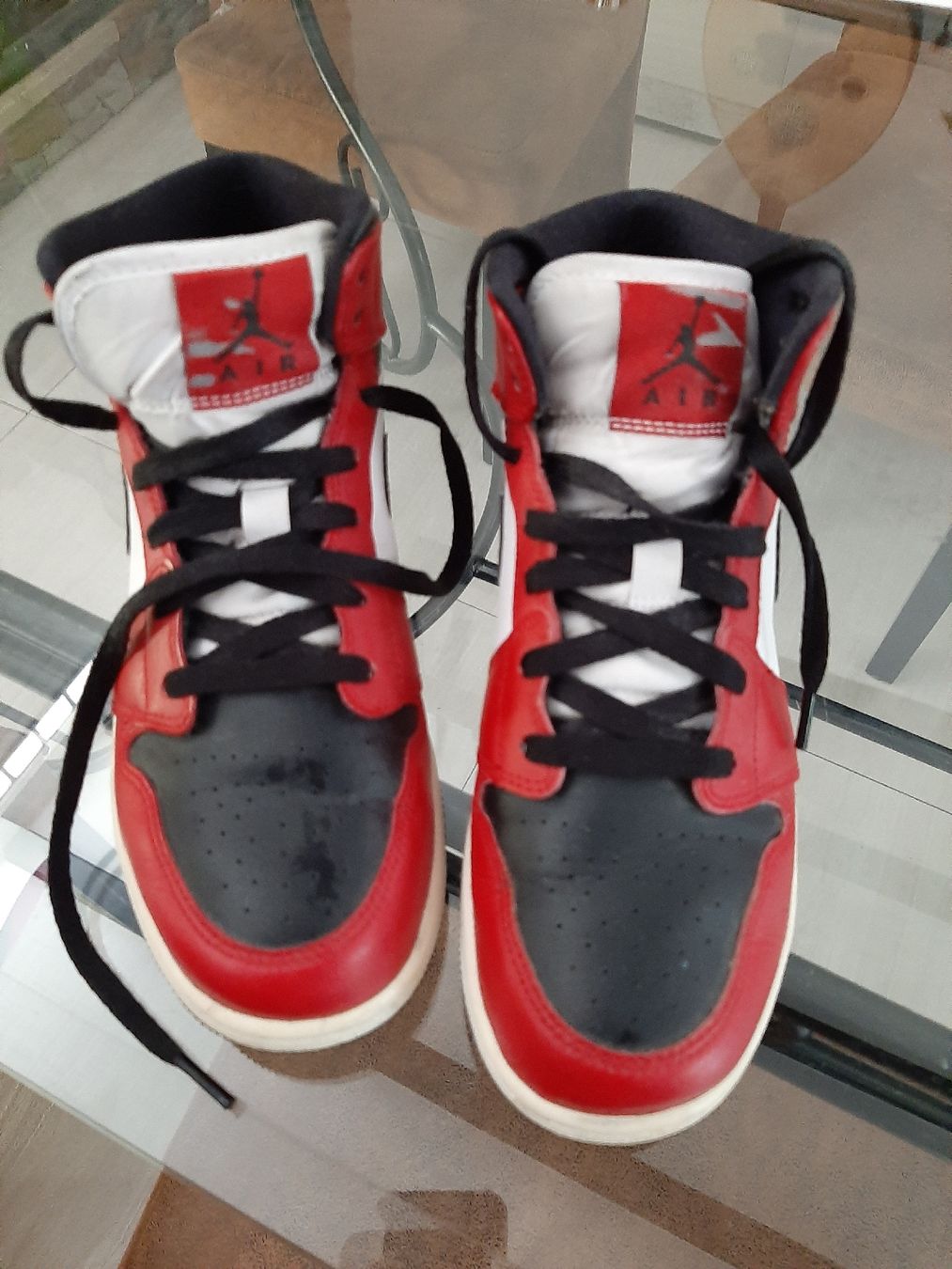 Jordan Herrenschuhe: Jordan 1 Mid Chicago Black Toe – Gebraucht aus Bex von Sakito 1