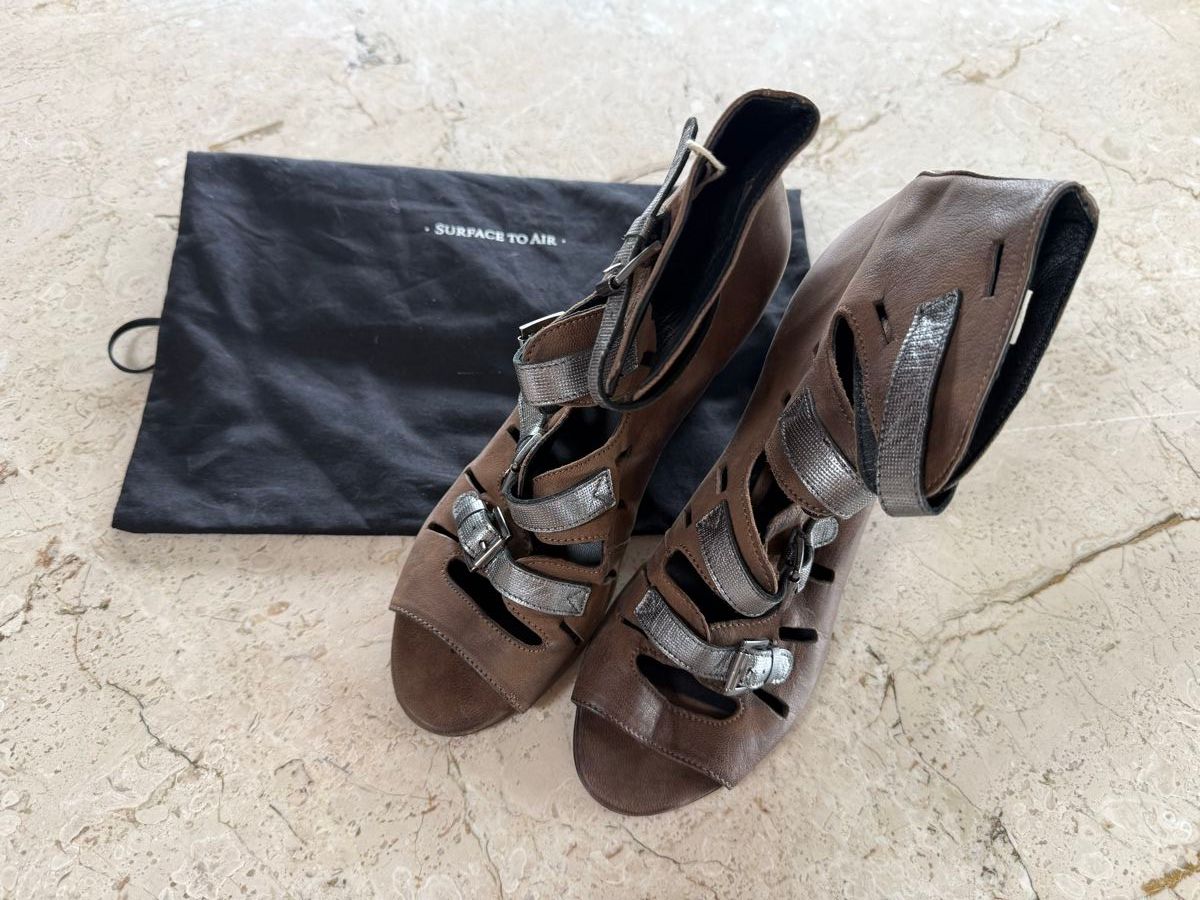Scarpe da donna: SURFACE TO AIR Sandalen 40 – Usato da Lugnorre venduto da jettsett 1