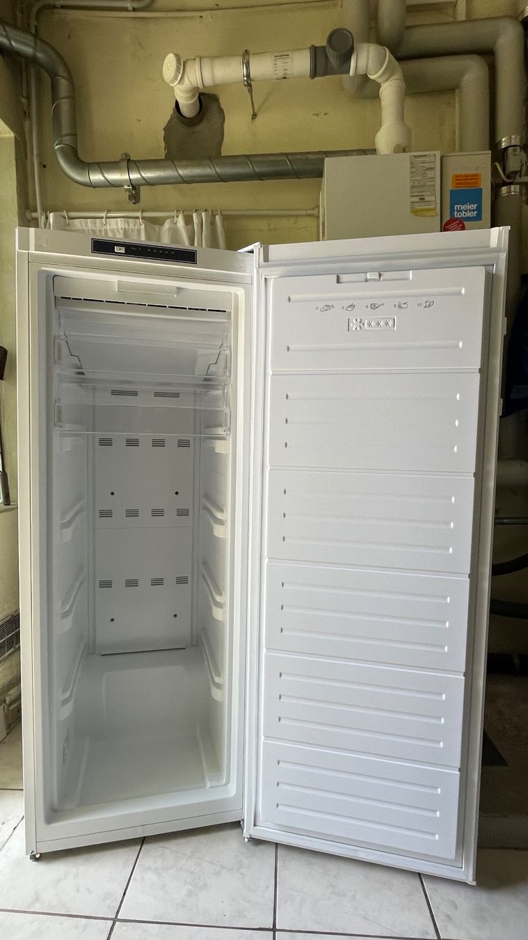 Congelatori: Freistehender Gefrierschank 175l - 2 Fächer + 4 Schubladen – Usato da Zürich venduto da Garlicpress 2