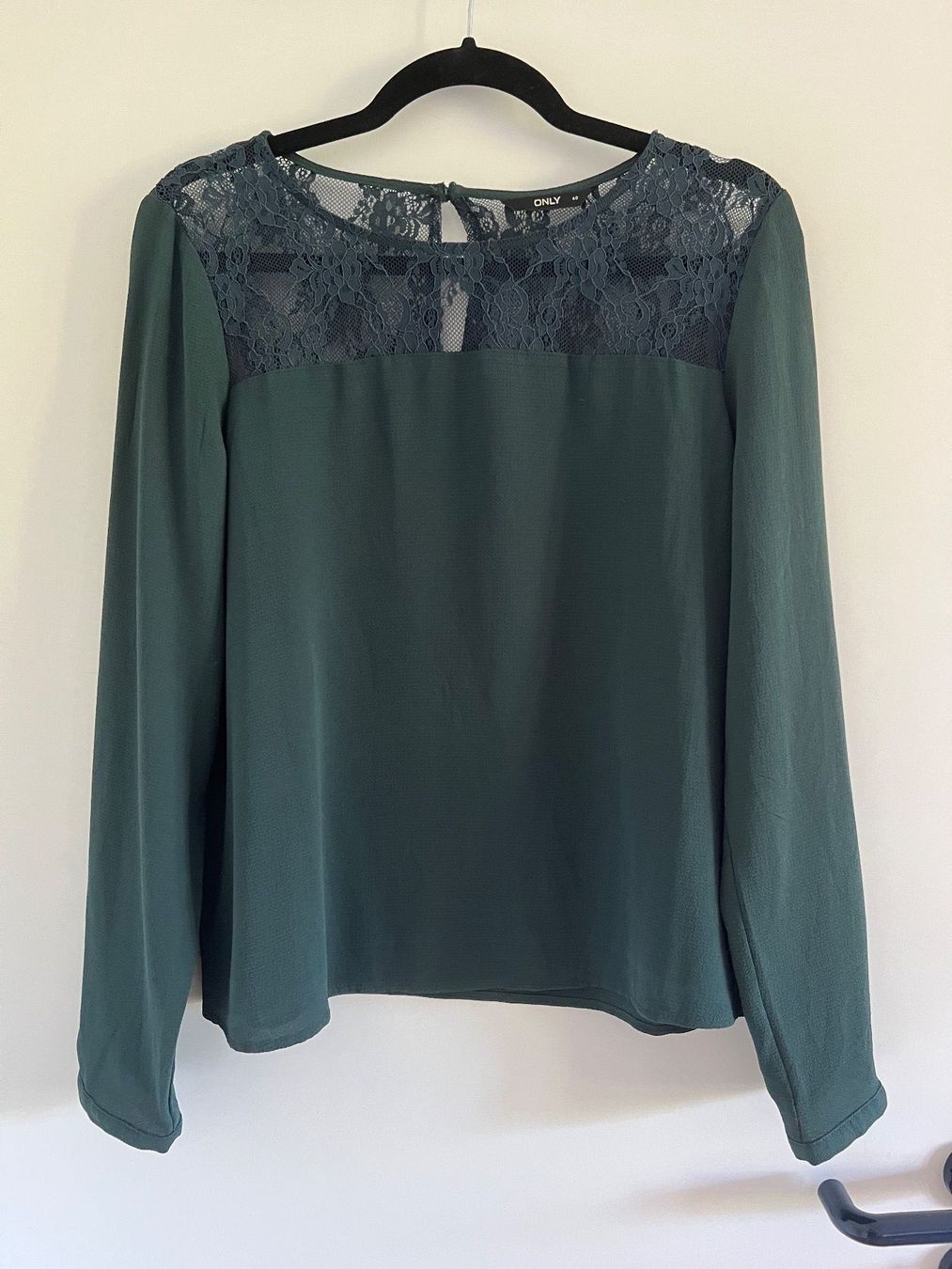 Camicette: Dark green blouse with lace – Usato da Prangins venduto da ale_f88f