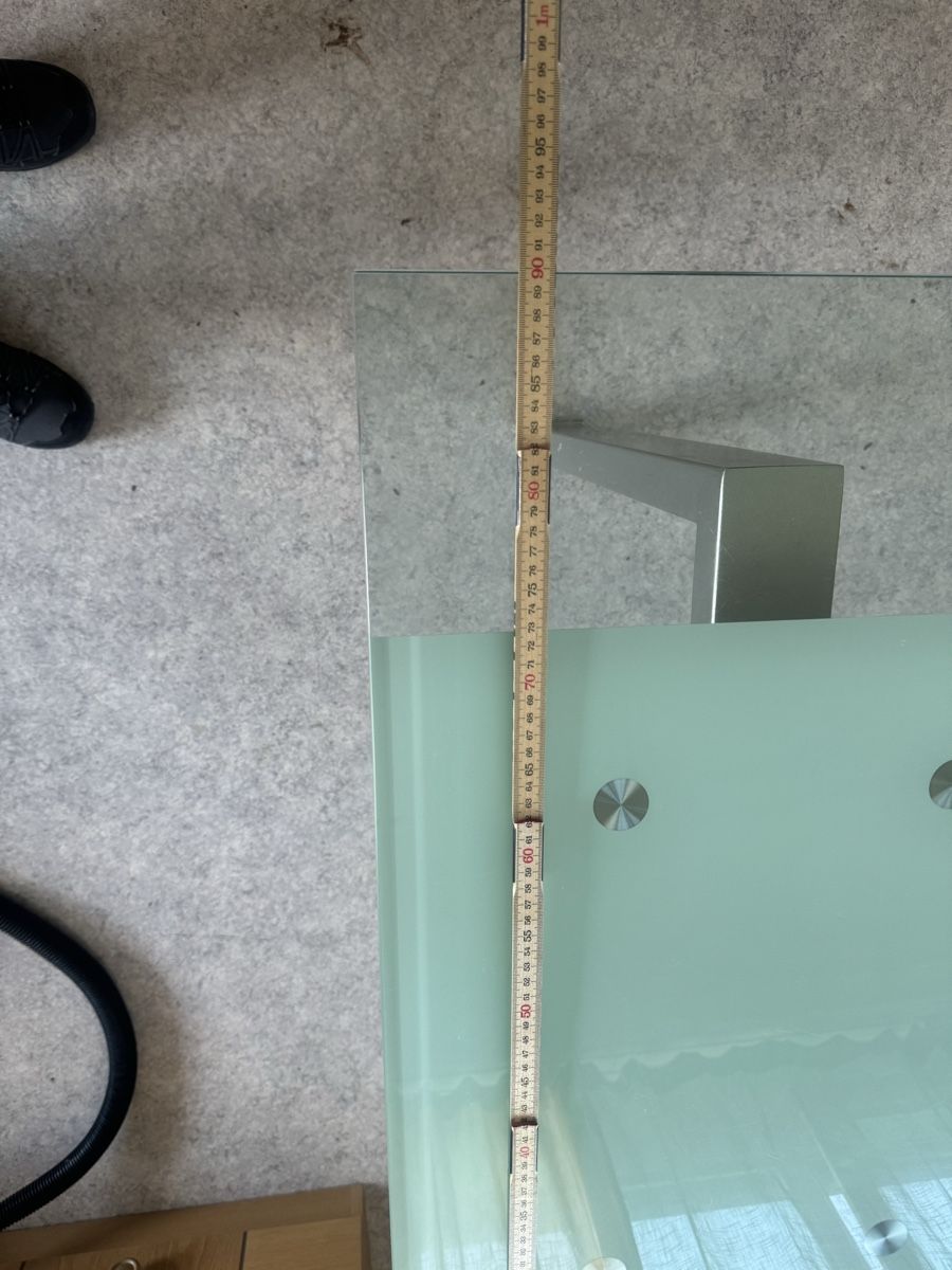 Tavoli: Extendable Glass Dining Table with Metal Legs, Modern – Usato da Zuchwil venduto da DhudraS 7