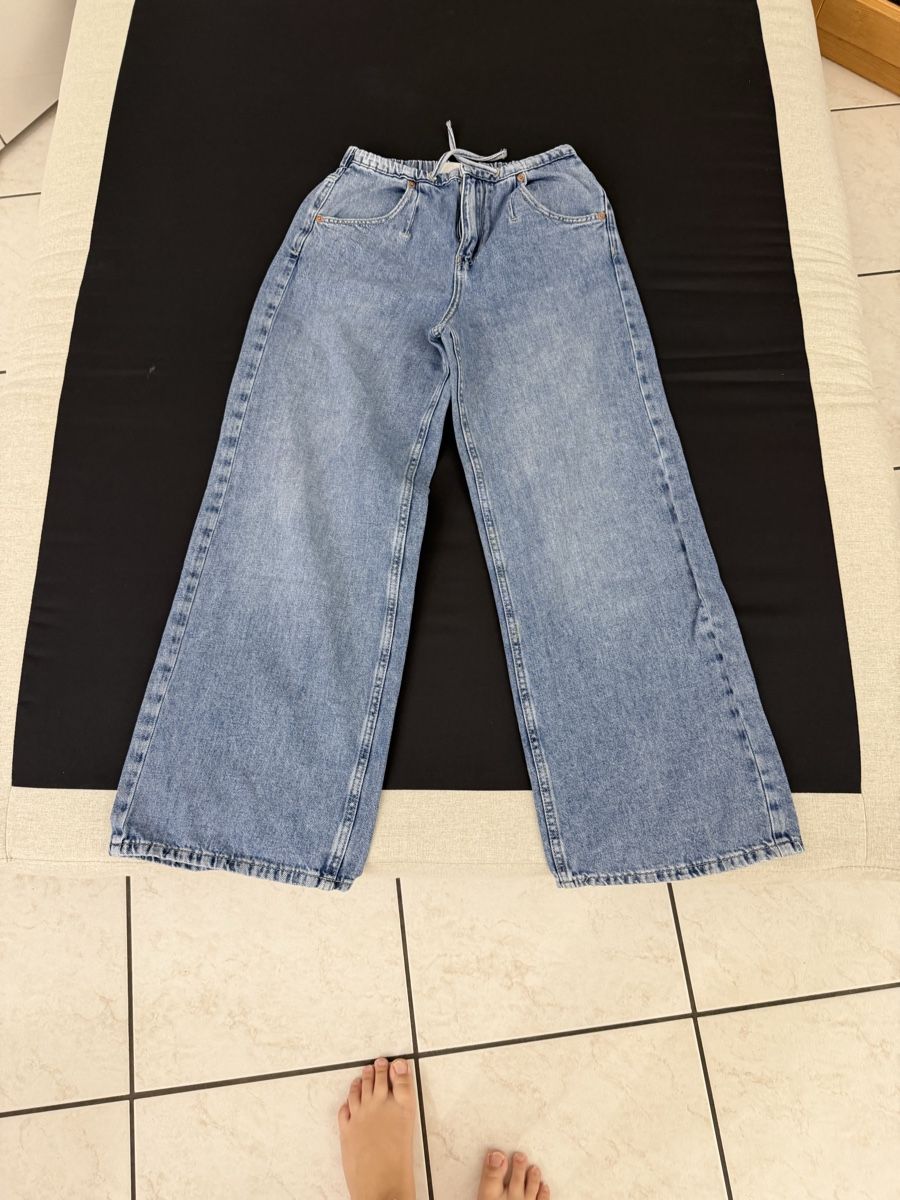 Pantalons: Jeans amples fille taille 146 élastique cordon bleu clair  – Neuf (Voir description) à Grand-Lancy par gio_yg9n