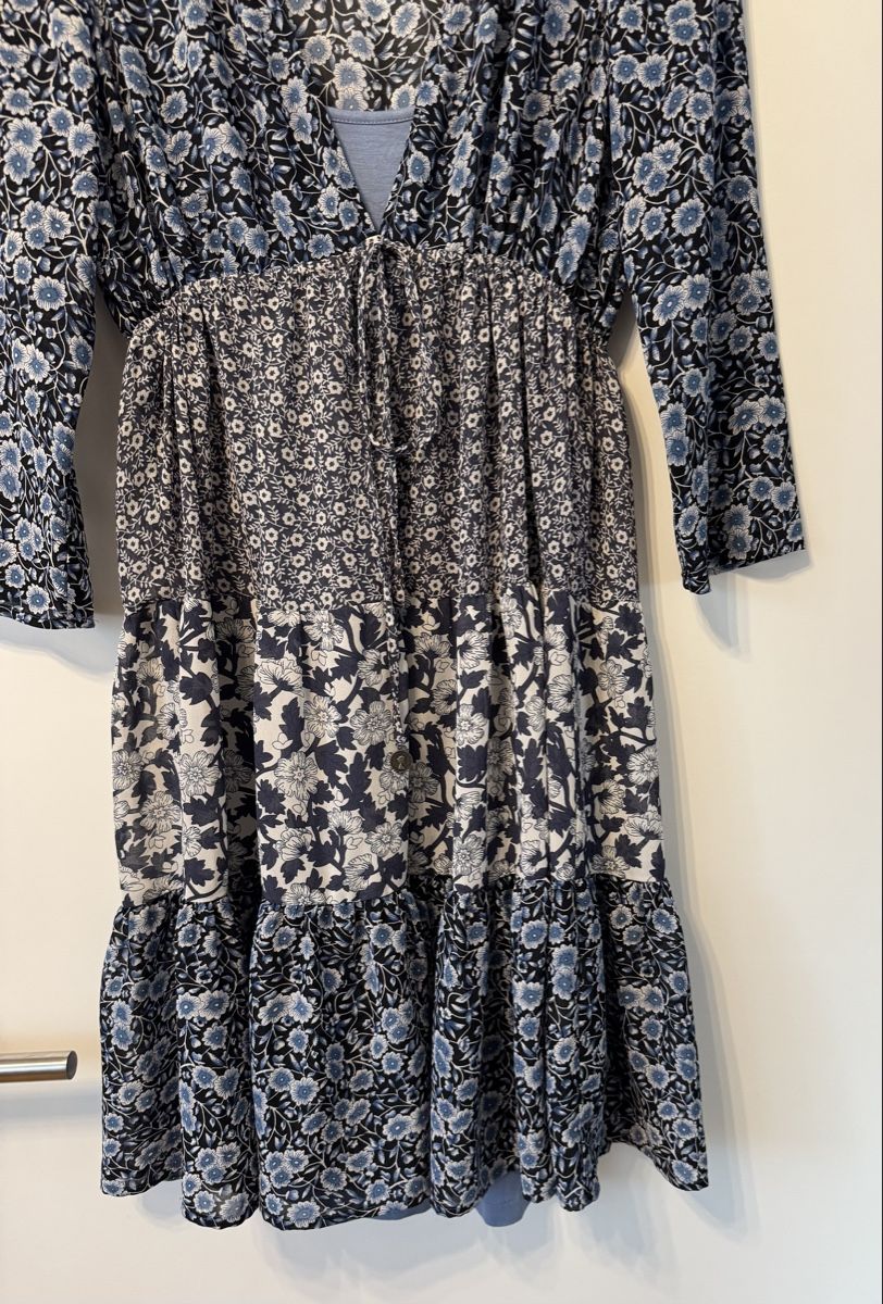 Hallhuber Vestiti: Hallhuber Kleid mit Blumenmuster Grösse 34 – Nuovo (secondo la descrizione) da Flumenthal venduto da Krajan 1