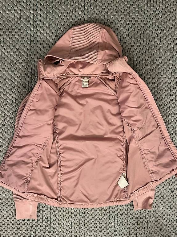 H&M Giacche & Cappotti: Sportjacke MOVE 12/14J – Usato da Wabern venduto da ricar4do 2