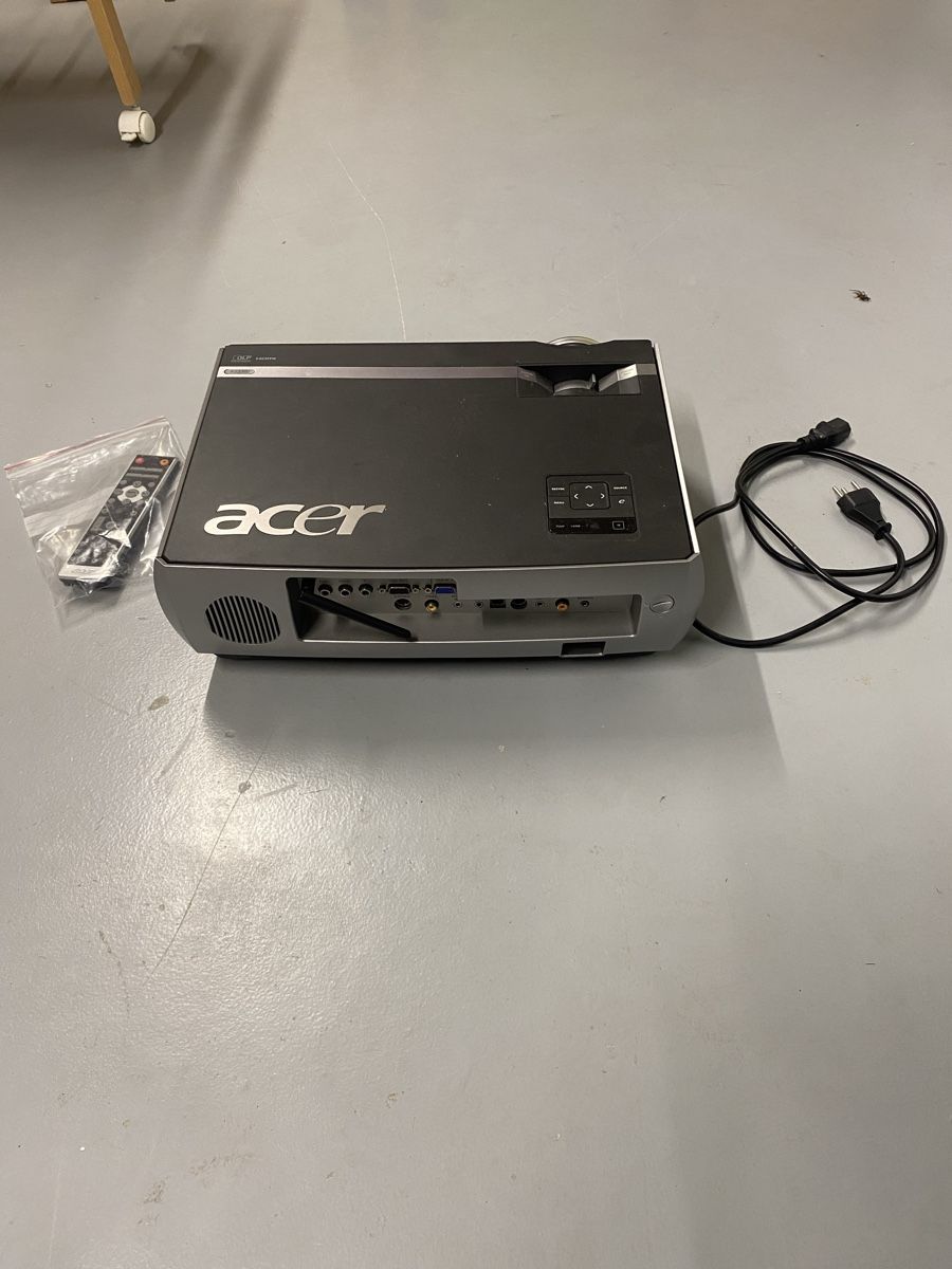 Acer Proiettori: Beamer Acer – Usato da Unterbach BE venduto da Hunter90 1