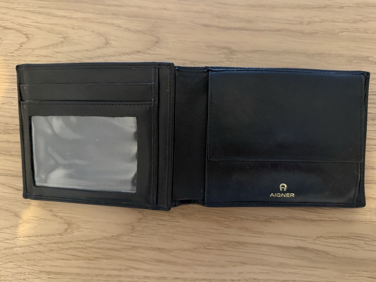 Aigner Brieftaschen: Aigner Portemonnaie Leder Schwarz – Gebraucht aus Bülach von tamara1301 1