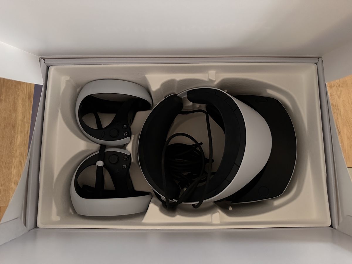 Sony Casco VR: PS VR 2 inkl. Controller Ladestation – Usato da Baden venduto da Game-Fiction 1