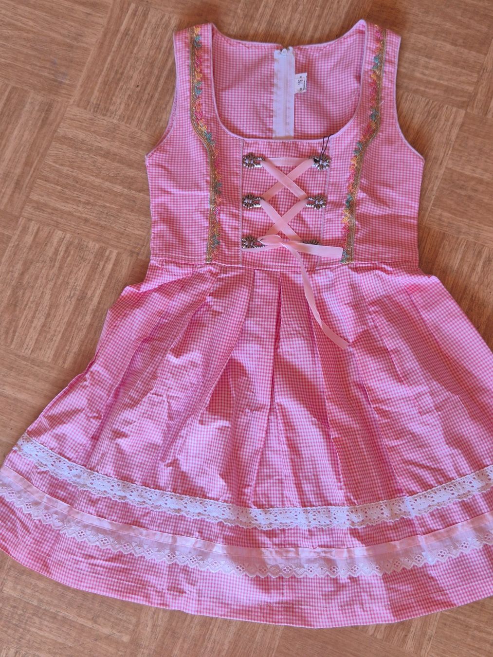 Vestiti & Gonne: Rosa Dirndl/ Röckli – Nuovo (secondo la descrizione) da Frutigen venduto da bueschlen.me