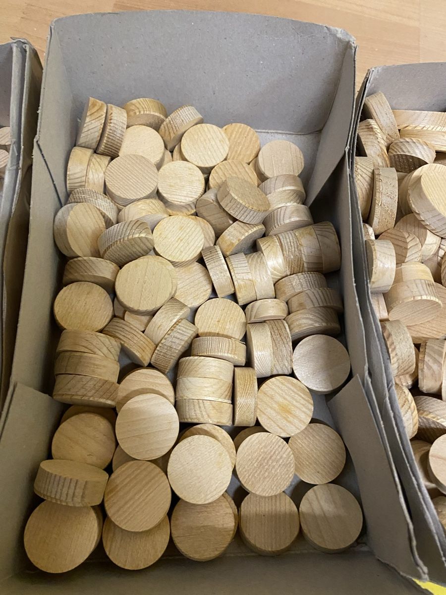Articoli in legno: Flickzapfen und Holzdübel – Nuovo (secondo la descrizione) da Jonschwil venduto da Holba 2