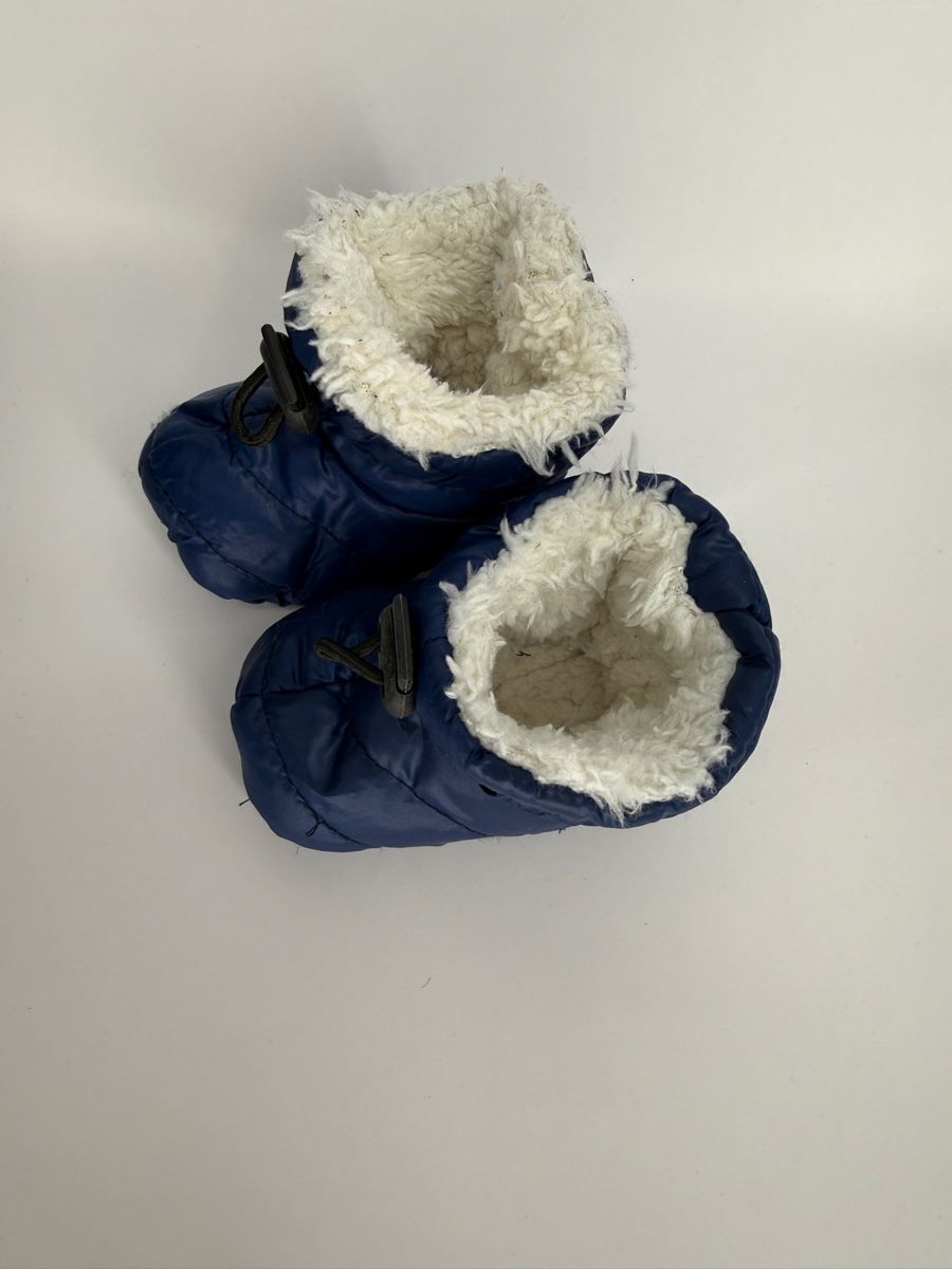 Chaussures garçon: Baby Winterschuhe mit Teddyfutter  – D'occasion à Auenstein par moin. 1
