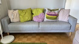Graues Sofa, 3-Sitzer, gut erhalten