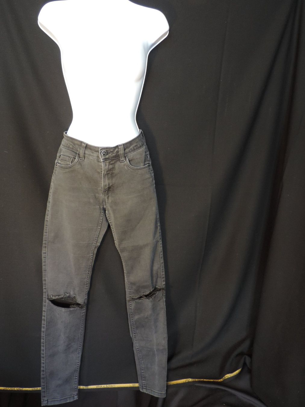 Jeans: jeans stretch noir gris – Usato da Genève venduto da Axelle333