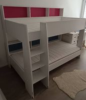 Hochbett / Etagenbett mit praktischen Aufbewahrungsfächern