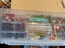 Playmobil kleinteilig zum ersetzen in plastikkiste