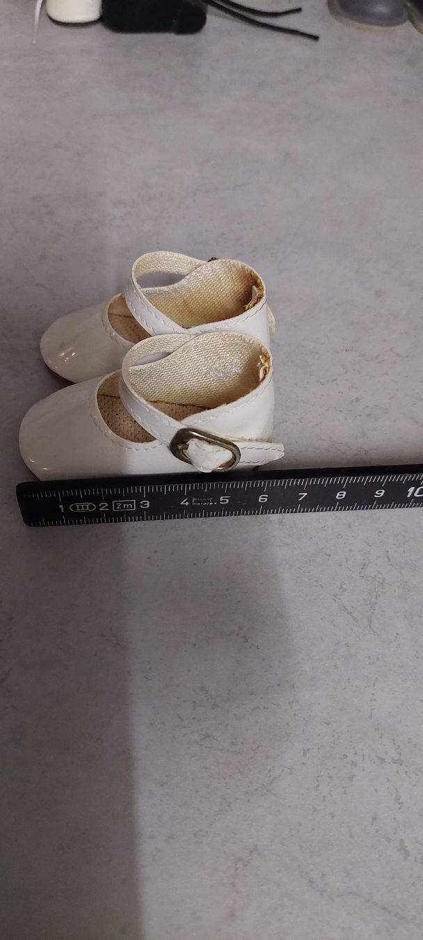 Sasha Morgenthaler Puppen: 5Paar Puppenschuhe  – Gebraucht aus Muri AG von nindo1 4