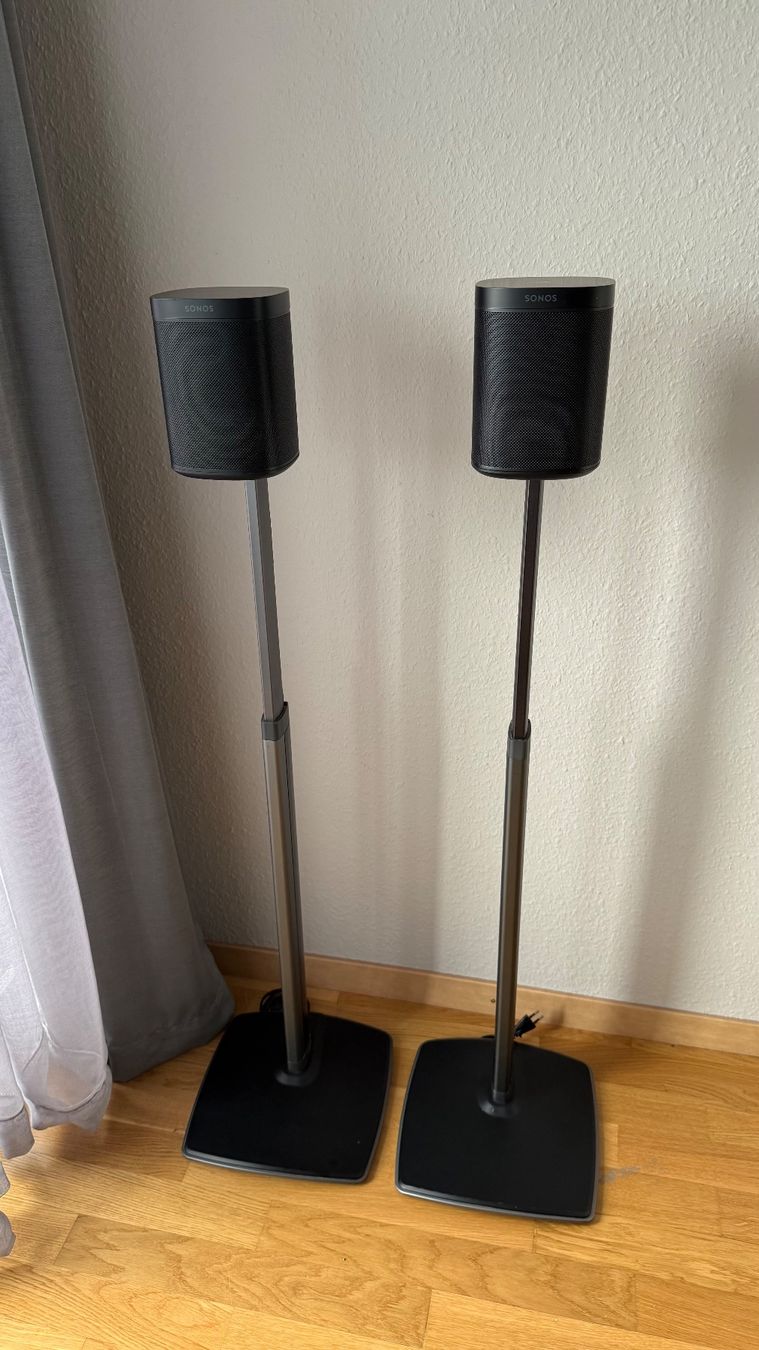 Casse acustiche: Two Sonos One SL (Black) with stands – Usato da Versoix venduto da FatCohiba