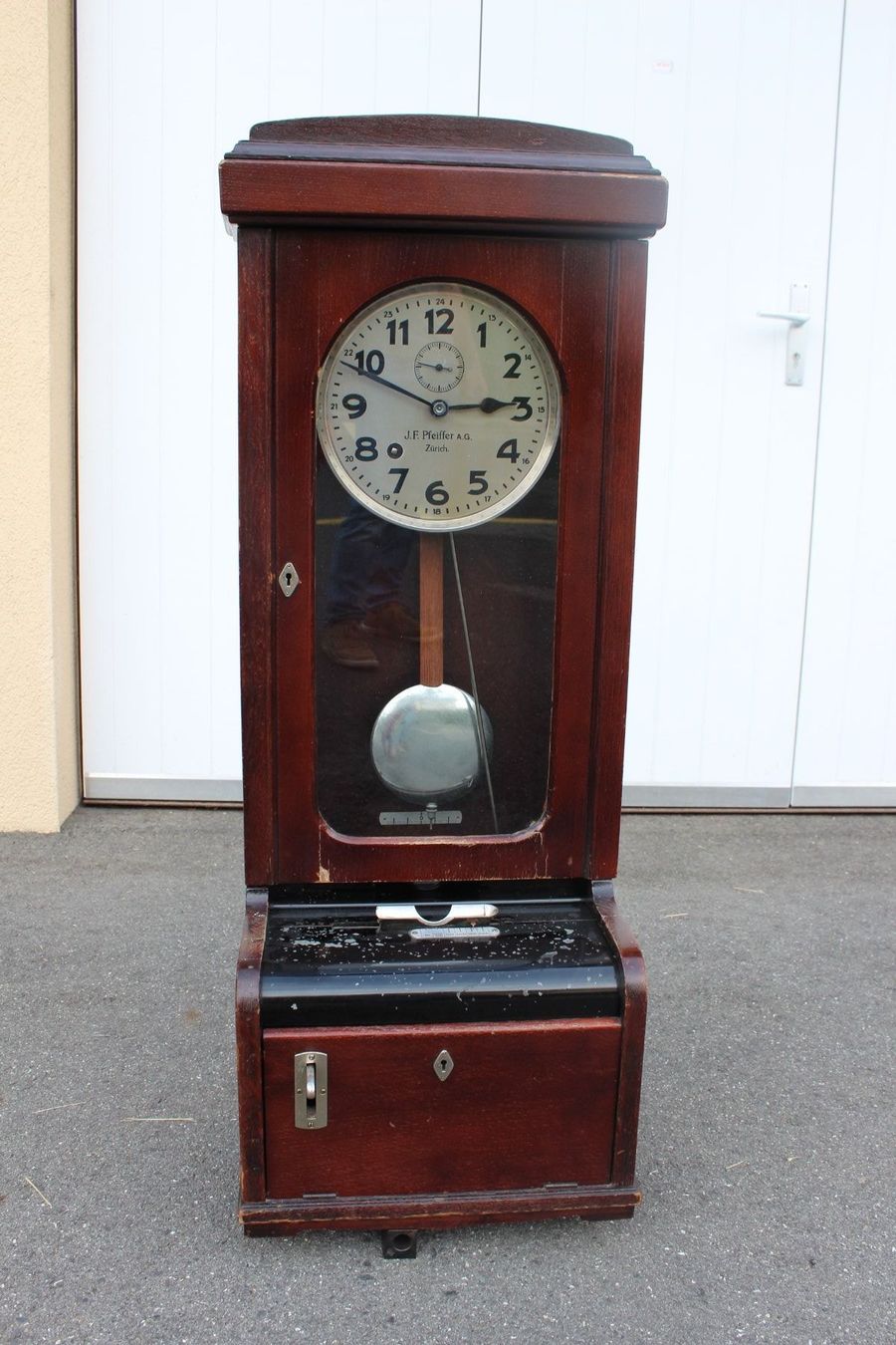 Stand- & Wanduhren: Ancienne timbreuse-horloge d'époque – Gebraucht aus St-Léonard von wric48
