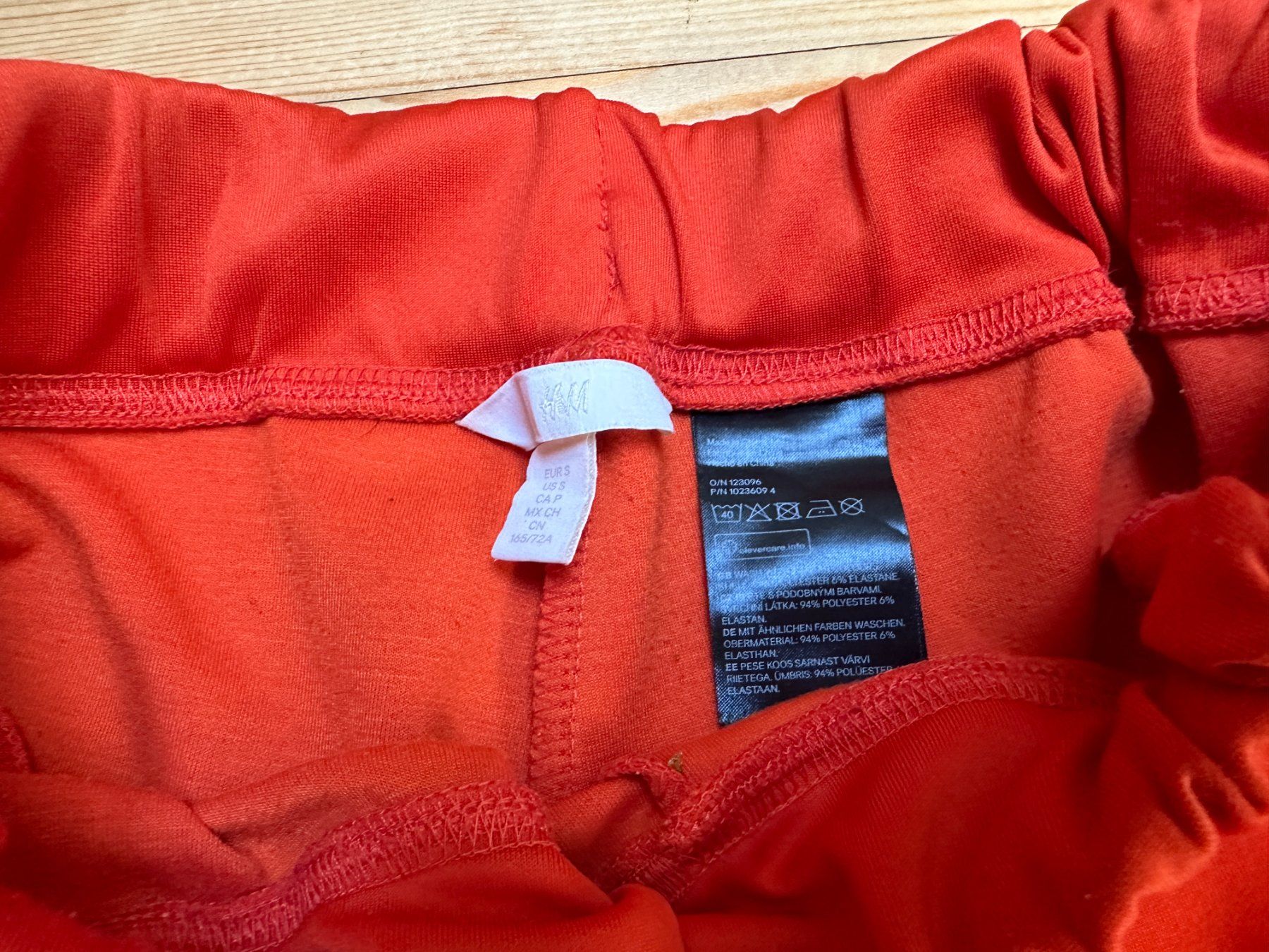 H&M Pantaloni: H&M Trainer Jacke+Hose Gr.S – Usato da Gümmenen venduto da FelizitasHermann 5