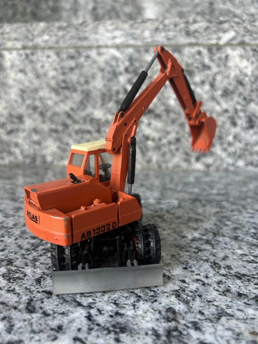 Kits de montage: Atlas AB1302 D , 1:50 – D'occasion à Horw par Tigercat635 3