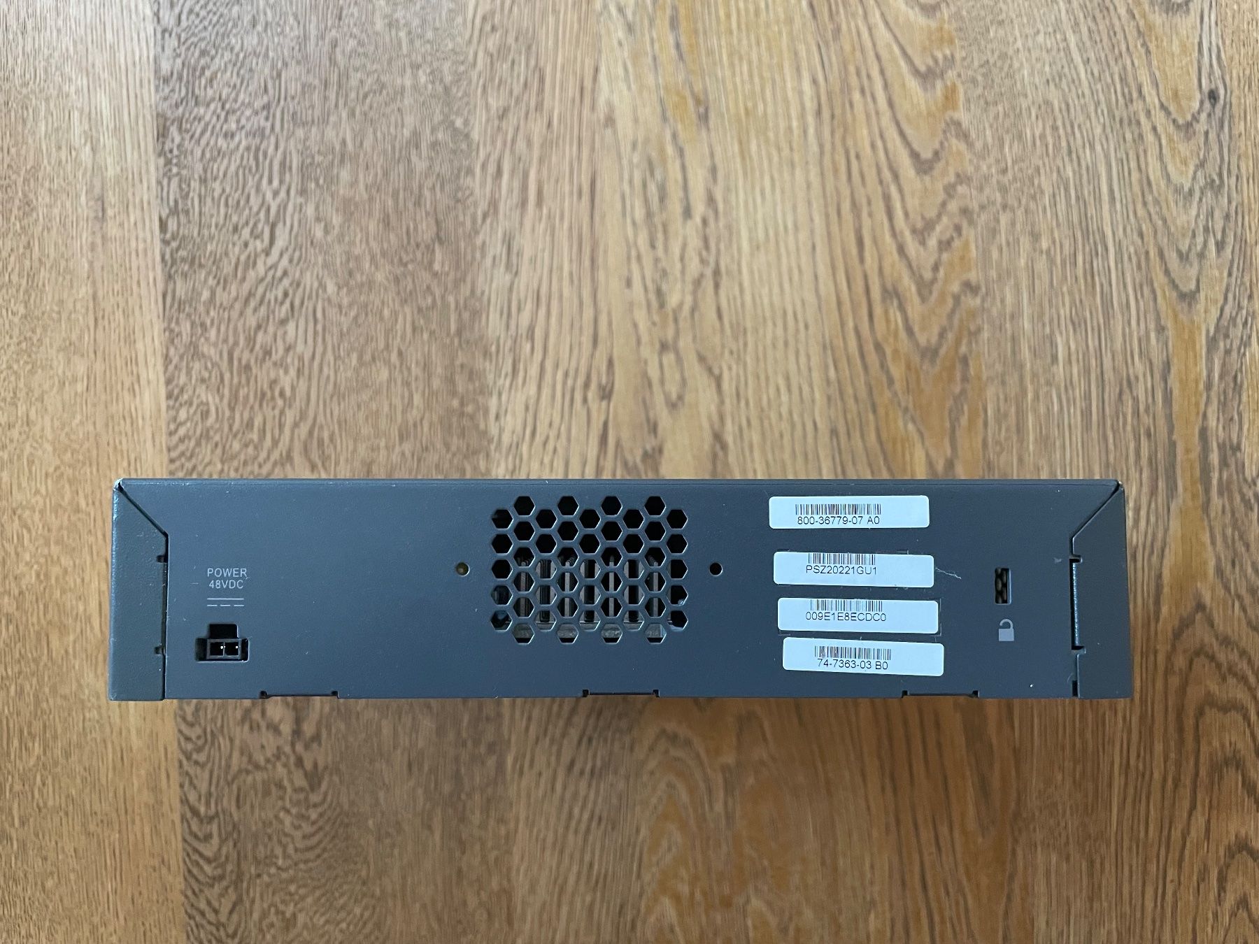 Cisco Modems & Router: Cisco 2500 Series Wireless LAN Controller (AIR-CT2504-CA-K9) – Gebraucht aus Bülach von tiagodcc 2