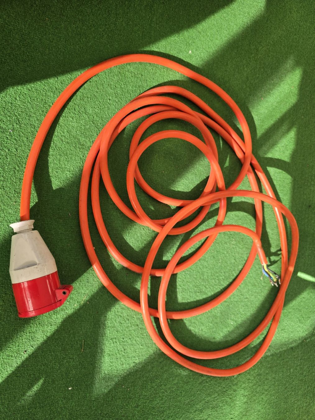 Stecker: 7m Strom Kabel mit Stecker – Gebraucht aus Zürich von metheny