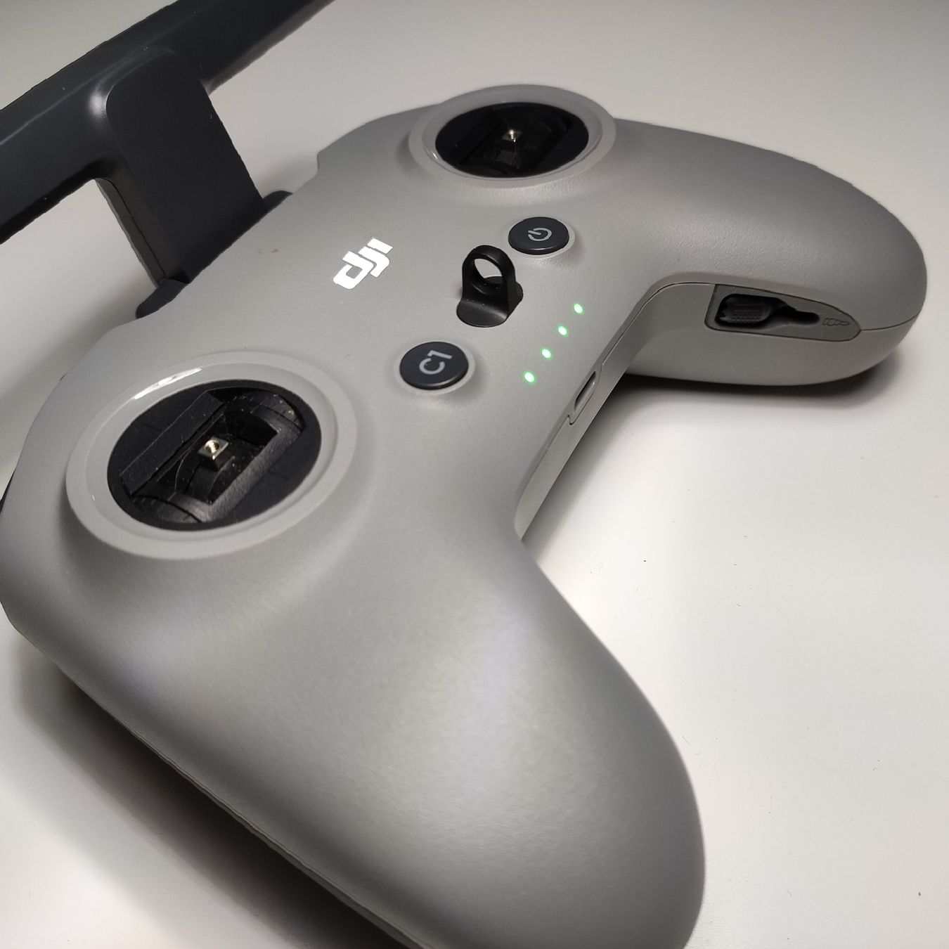 DJI Modellismo RC: DJI FPV / AVATA 1 Controller 2 (fast Neu/Original!) – Usato da Zürich venduto da Biedermann23 1