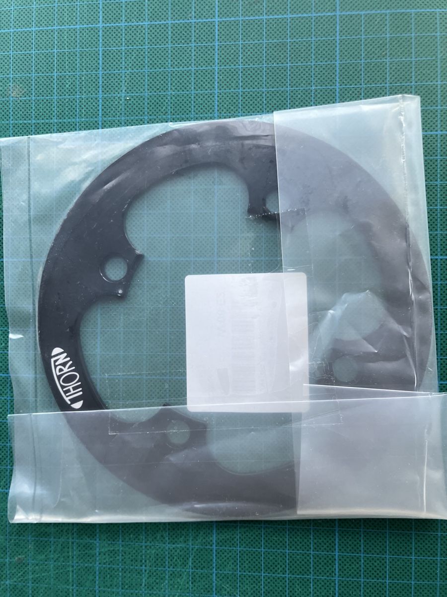 Ersatzteile: Kettenschutz Thorn 104mm, 4-loch – Neu und originalverpackt aus Bern von Tschicken 1