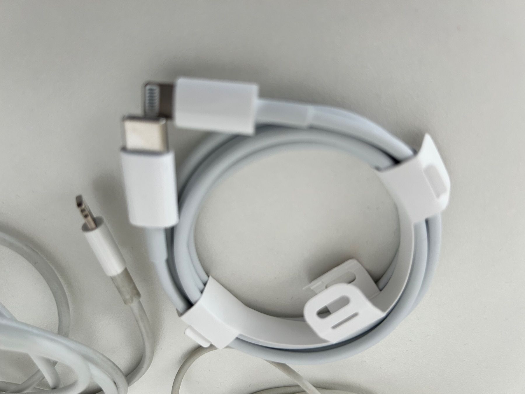 Apple Cavi: Apple Zubehoer: Kabel & EarPods – Usato da Bern venduto da ipds 1