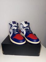 Baskets Nike Air Jordan 1 Mid bleu rouge taille 45.5