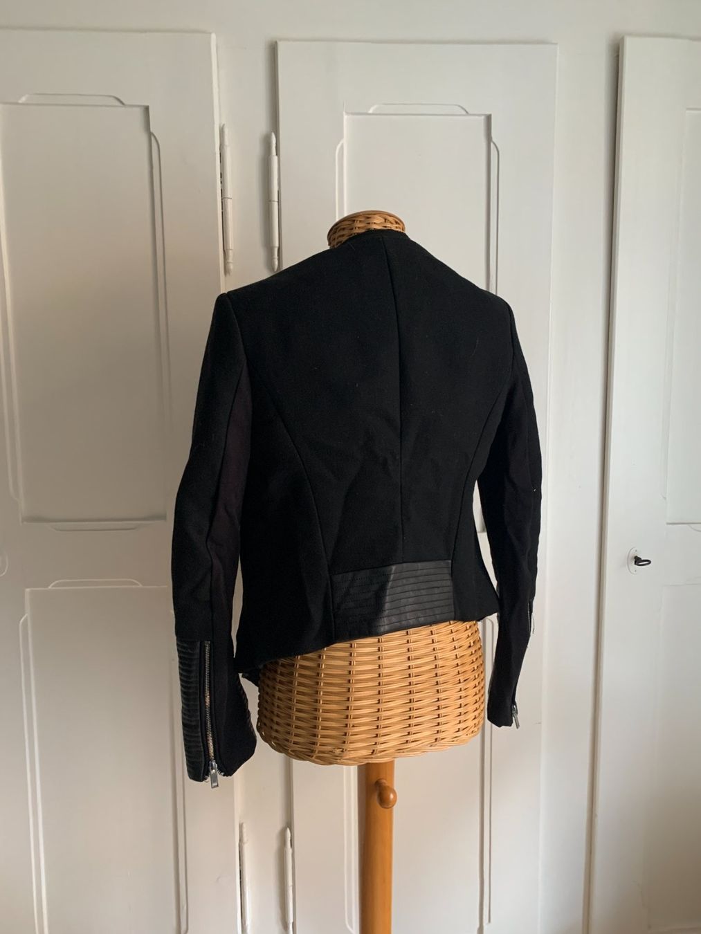 Zara Jacken: ZARA - Blazer Jacke schwarz S – Gebraucht aus Zürich von Diazaio 3