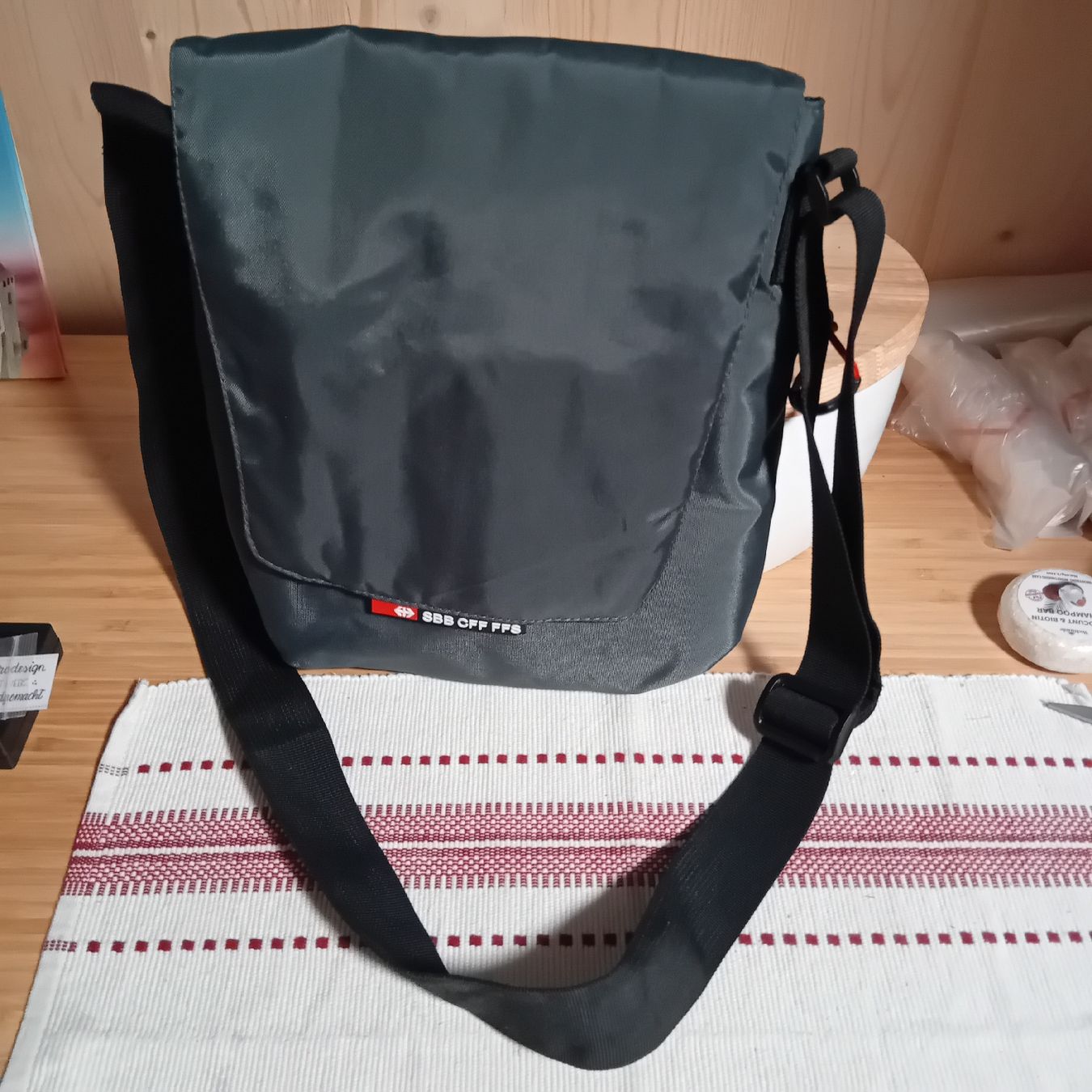 SBB/CFF/FFS Borse: Umhängetasche SBB CFF FFS grau  – Usato da Burgdorf venduto da carodesign1