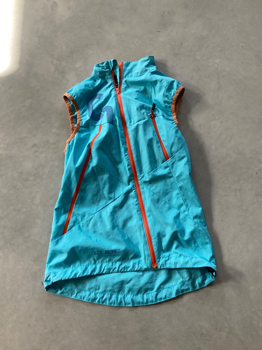 Gilet & Giacche senza maniche: Fahrradweste Cube, Grösse XS – Usato da Tumegl/Tomils venduto da meloni12