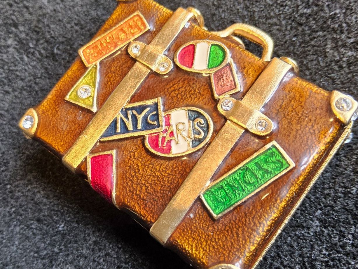 Estée Lauder Profumi & Eau de Toilette: 2006 Estée Lauder World Traveler Suitcase Solid Parfum – Usato da Zürich venduto da sanwit