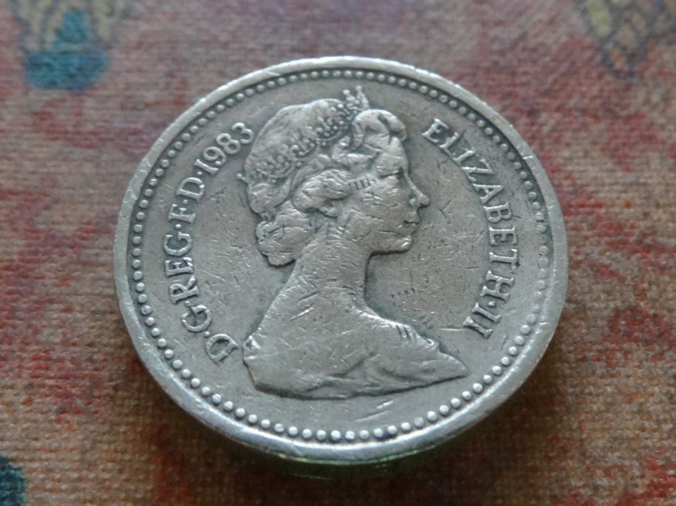 Alle Münzen: ROYAUME-UNI  1 Pound  1983 – Gebraucht aus Romanel-sur-Lausanne von Swift13 1