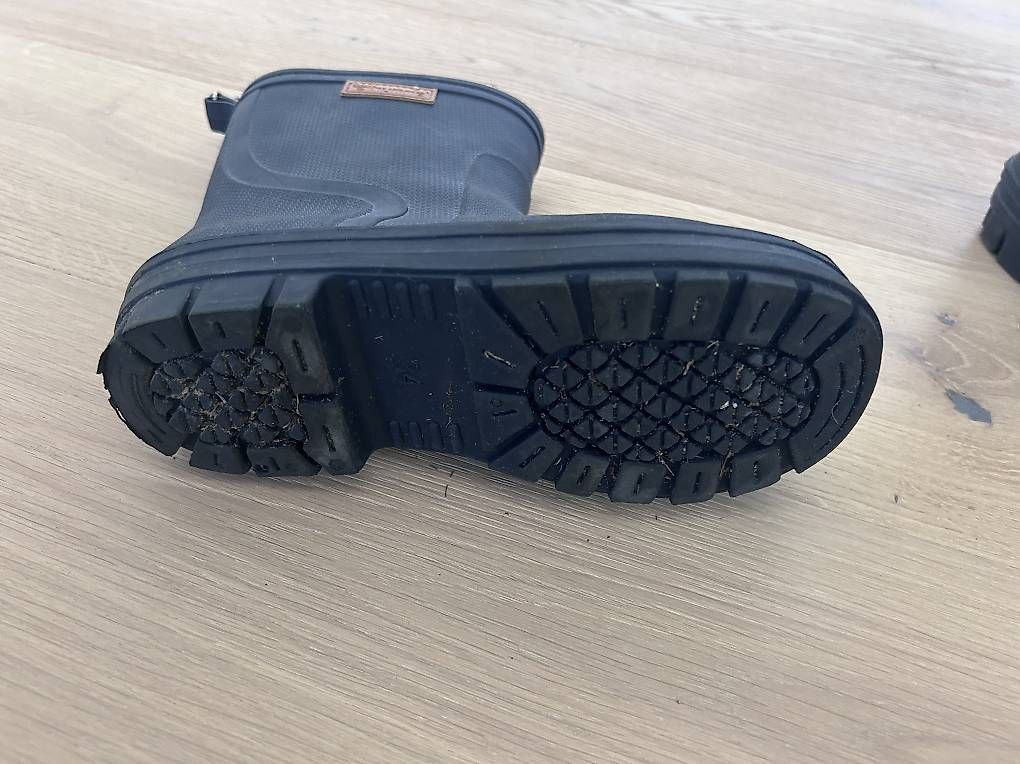 Chaussures garçon: Gefütterte Gummistiefel Hummel 34 – D'occasion à Männedorf par Brunei03 2