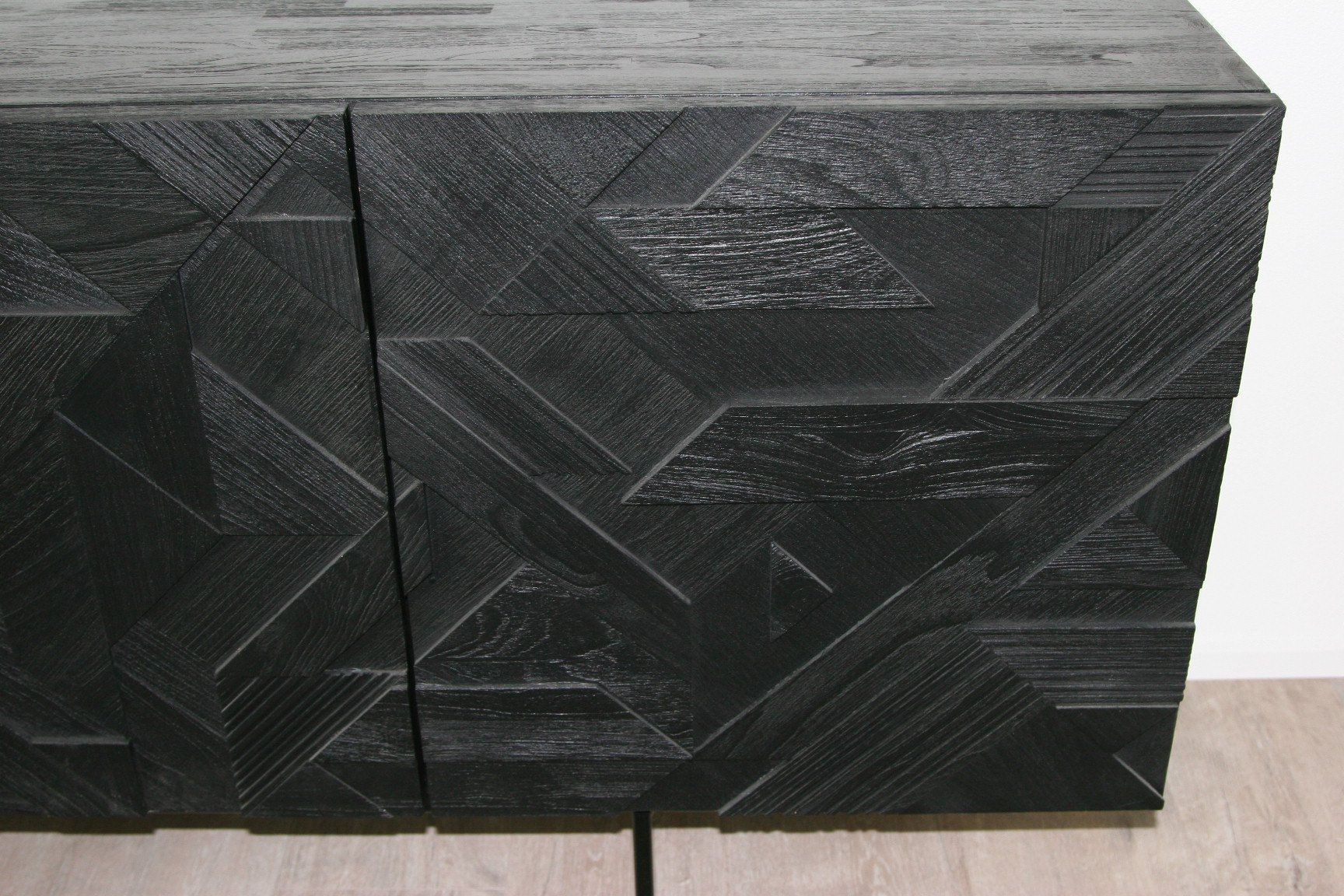 Ethnicraft Cassettiere: Ethnicraft Graphic Sideboard Teak massiv schwarz – Usato da Büren an der Aare venduto da Sabinem71 4