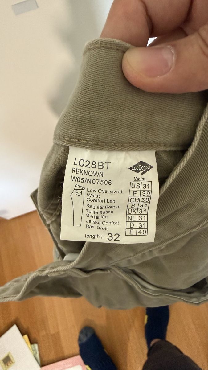 Lee Pantaloni: LeeCooper Men's Chino - W31L32 – Usato da Herrliberg venduto da Benben3000 1