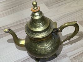 Dekorative Orientalische MESSING-KANNE / zirka 1950 bis 1965